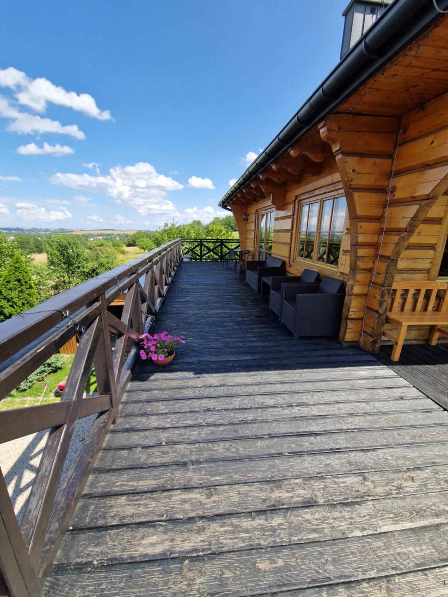 Villa Dom Letnisowkowy Basiowka Bodzentyn Exterior foto